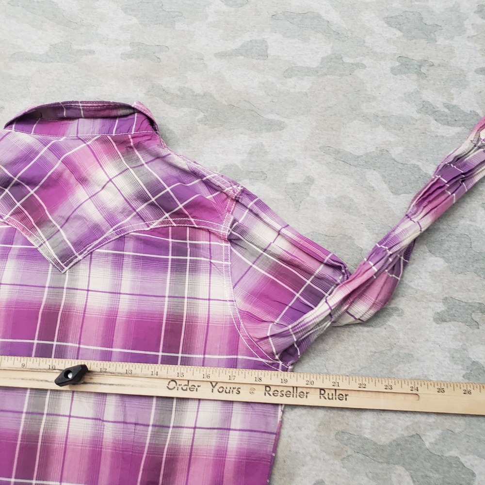 Wrangler Rock 47 Top Womens Medium Purple Western Plaid Pearl Snap Short Sleeve - Picture 6 of 8